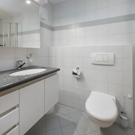 Hori-2 By Interhome 格林德瓦