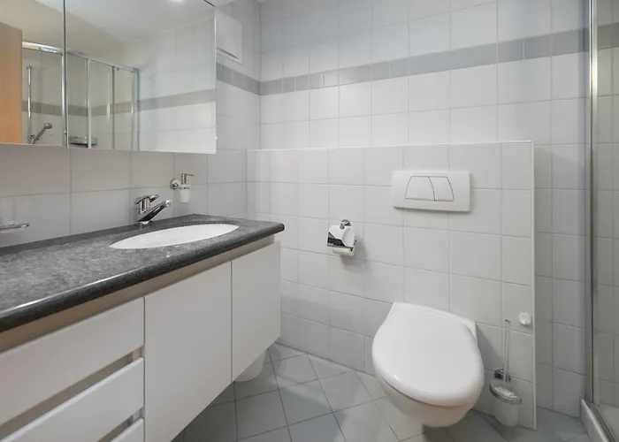 Hori-2 By Interhome 格林德瓦